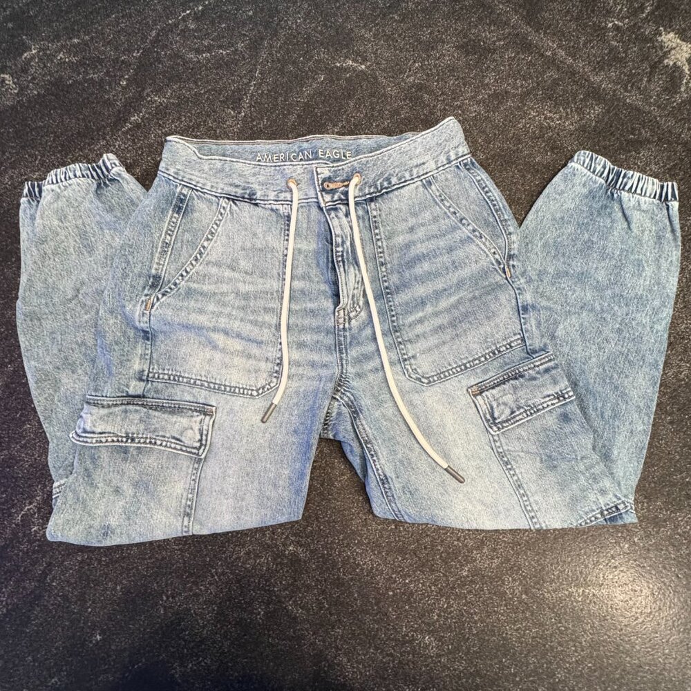 AE Super High-Waisted Cargo Denim Jogger, 4 Short